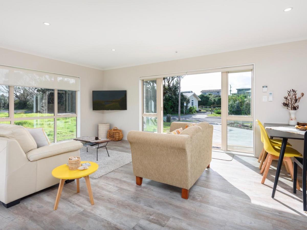 Modern Beach Break - Waihi Beach Holiday Home Kültér fotó