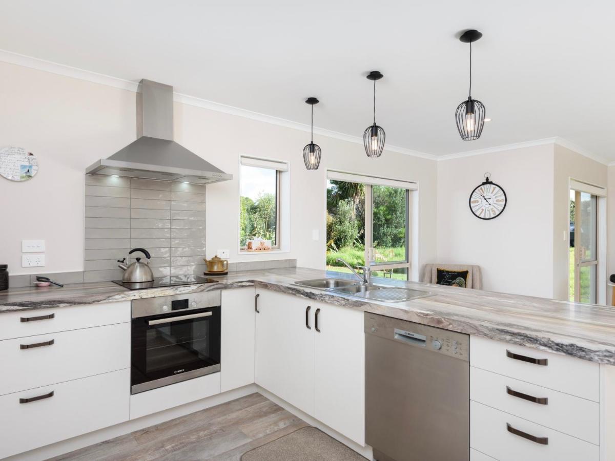 Modern Beach Break - Waihi Beach Holiday Home Kültér fotó