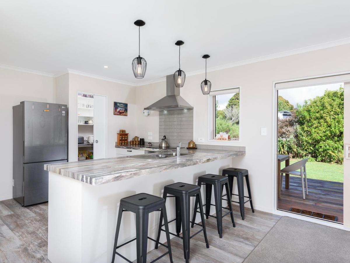 Modern Beach Break - Waihi Beach Holiday Home Kültér fotó